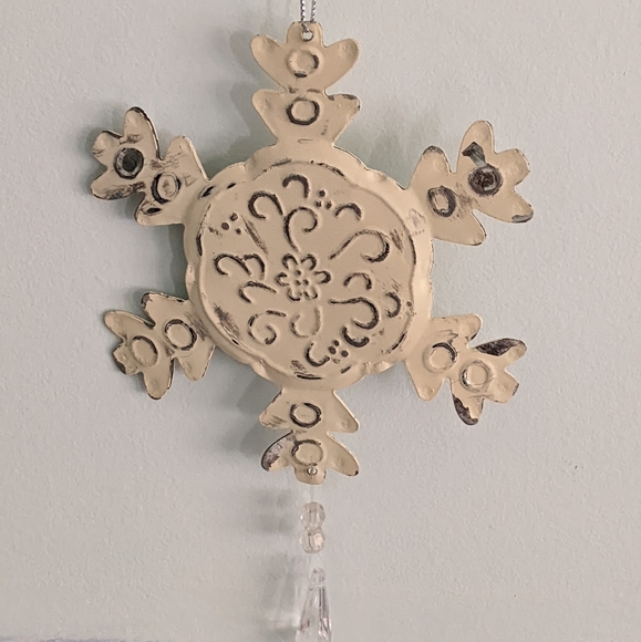 Metal snowflake ornament - Picture 2 of 3